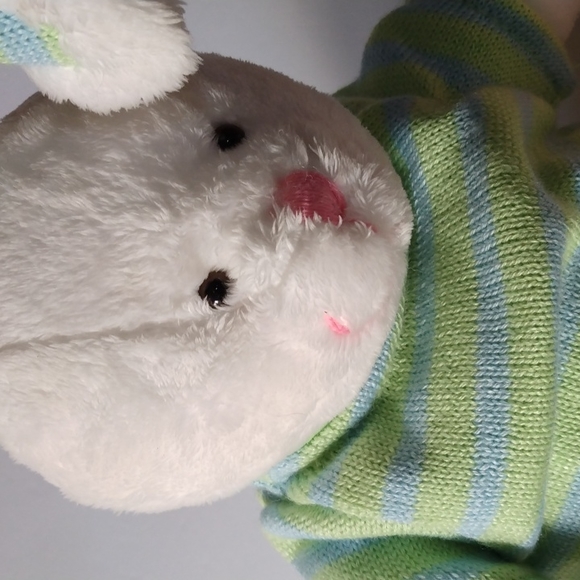 Bando toys USA, white bunny with basket and knitted green sweater paw has Godiva - Picture 2 of 11